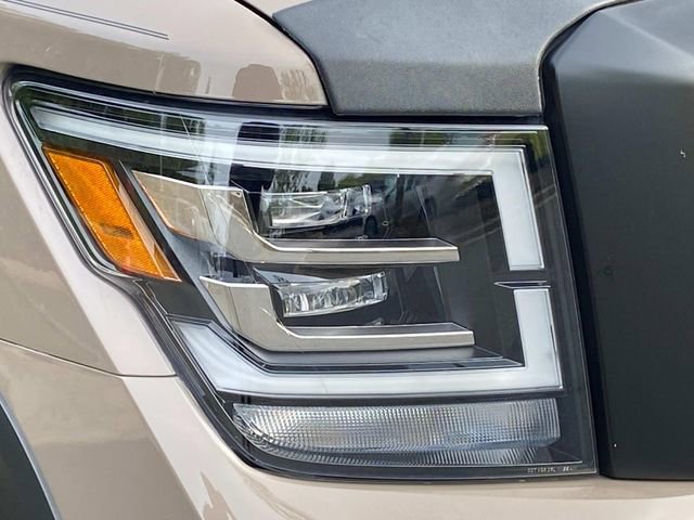 Used 2022 Nissan Titan PRO-4X w/ Pro-4x Convenience Package image 4