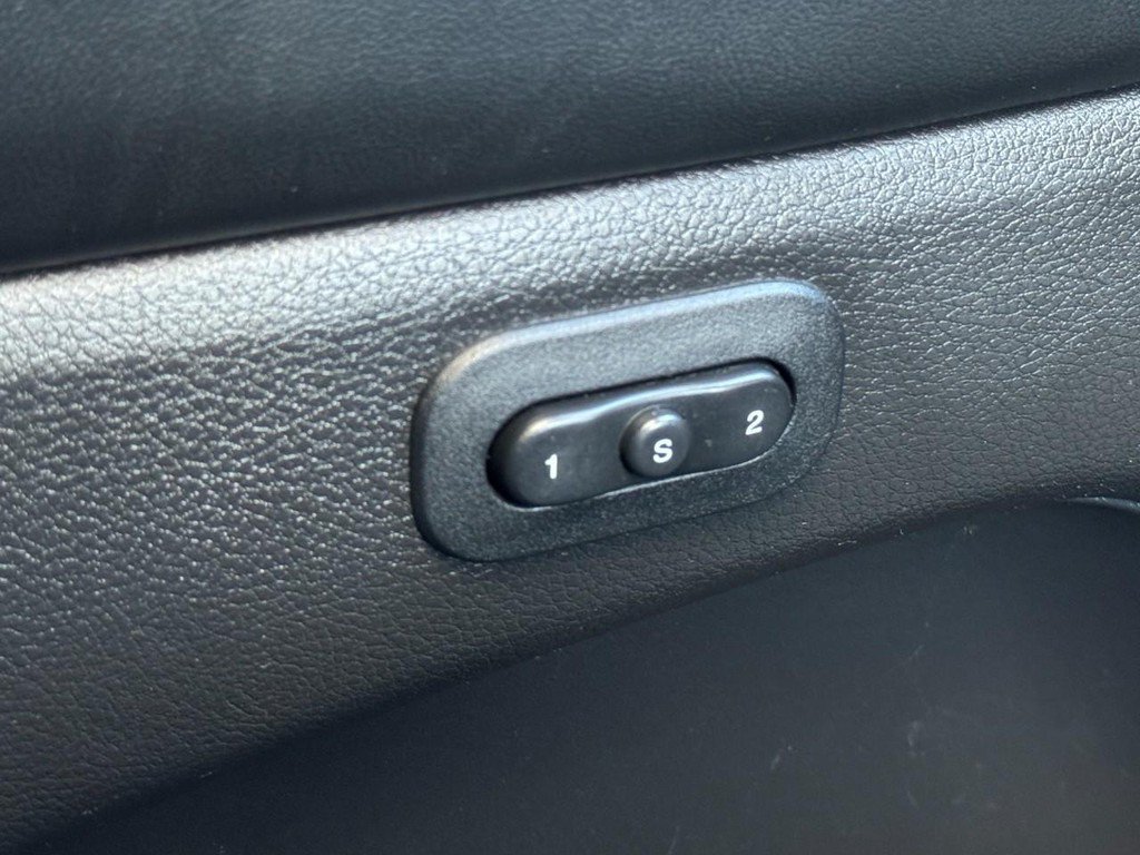 Used 2021 Jeep Grand Cherokee Limited AWD/4WD image 17
