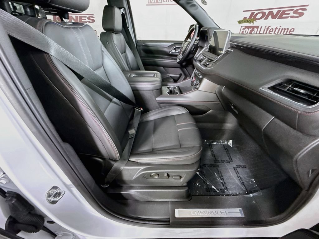 Used 2023 Chevrolet Tahoe RST w/ Luxury Package AWD/4WD image 32