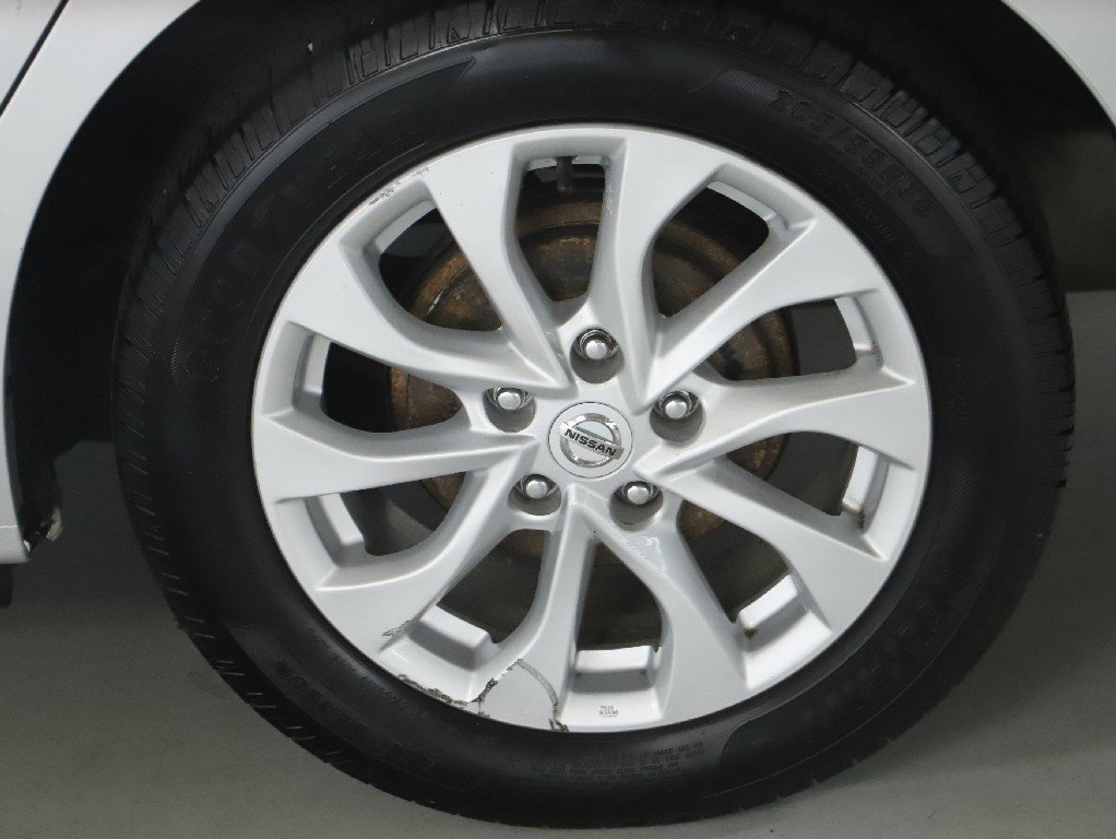 Certified 2019 Nissan Sentra SV FWD image 37