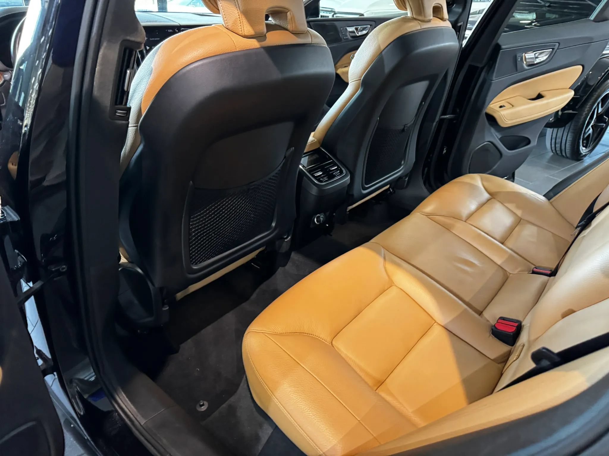 Used 2020 Volvo XC60 T5 Inscription AWD/4WD image 19
