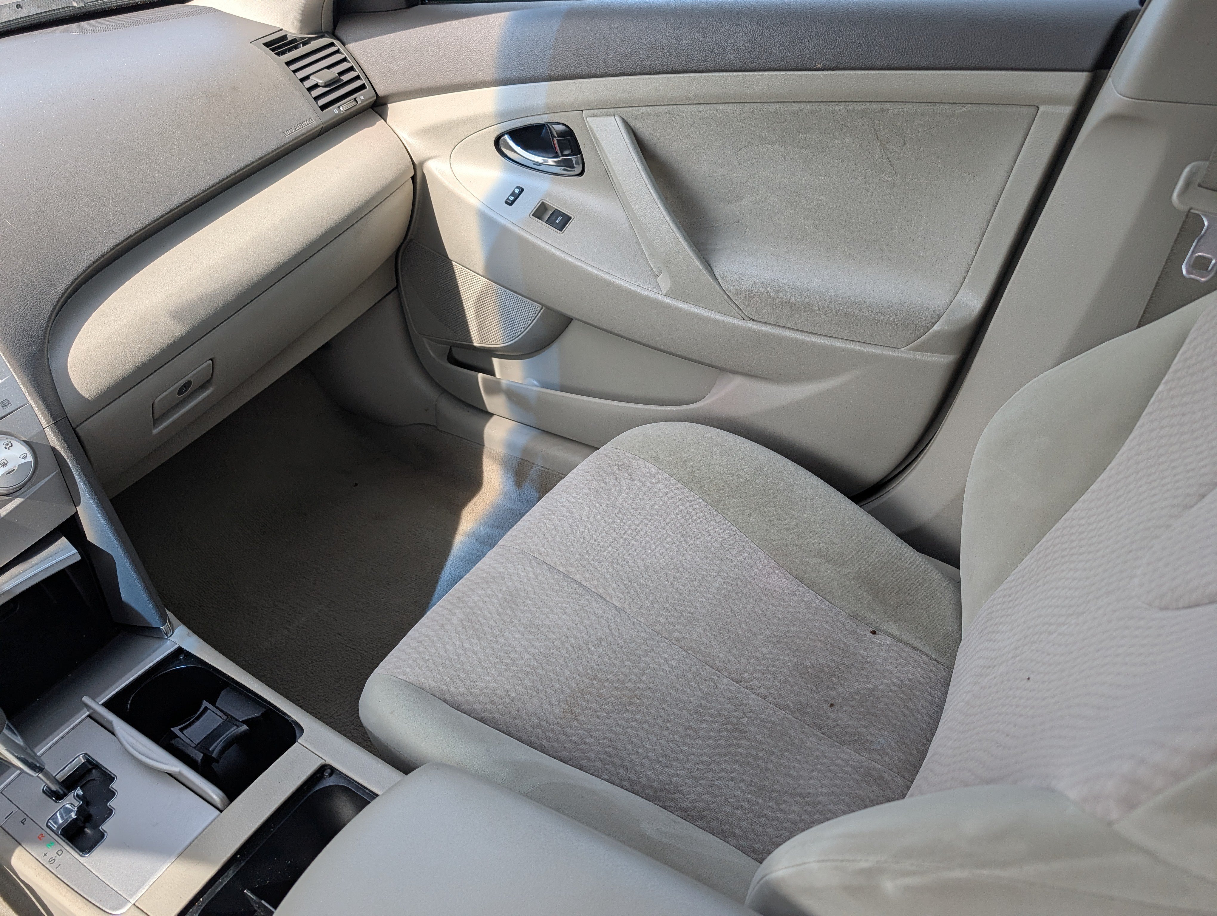 Used 2011 Toyota Camry LE w/ LE Extra-Value Pkg FWD image 11