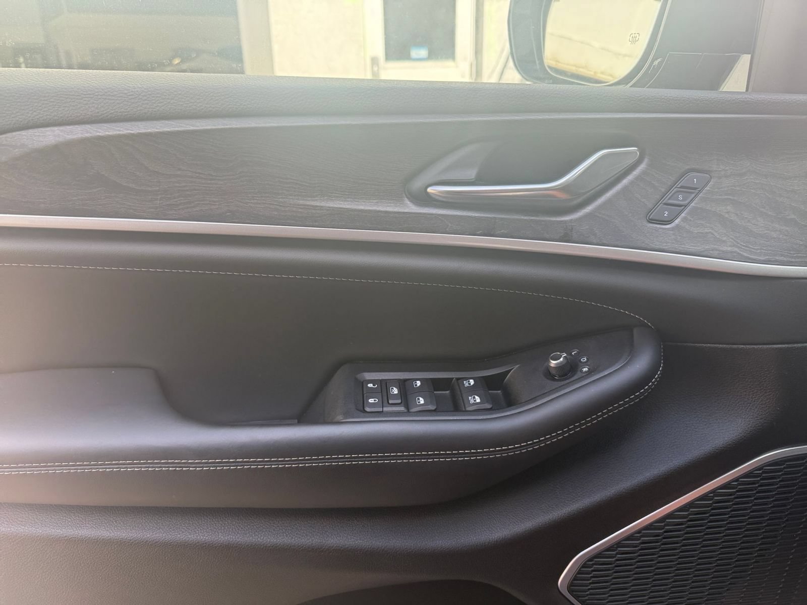 Used 2026 Jeep Grand Cherokee Limited AWD/4WD image 18