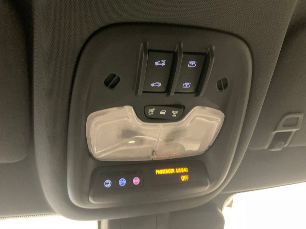 Used 2021 Chevrolet TrailBlazer RS w/ Sun and Liftgate Package FWD image 21