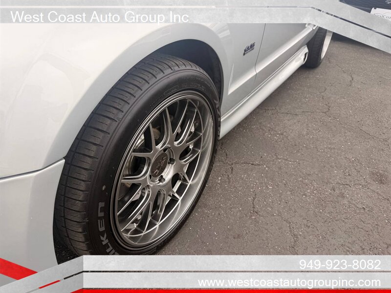 Used 2005 Ford Mustang GT RWD image 30