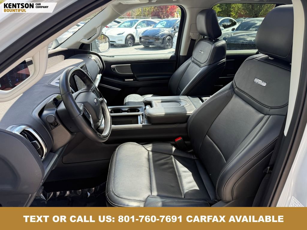 Used 2025 Ford Expedition Platinum image 33