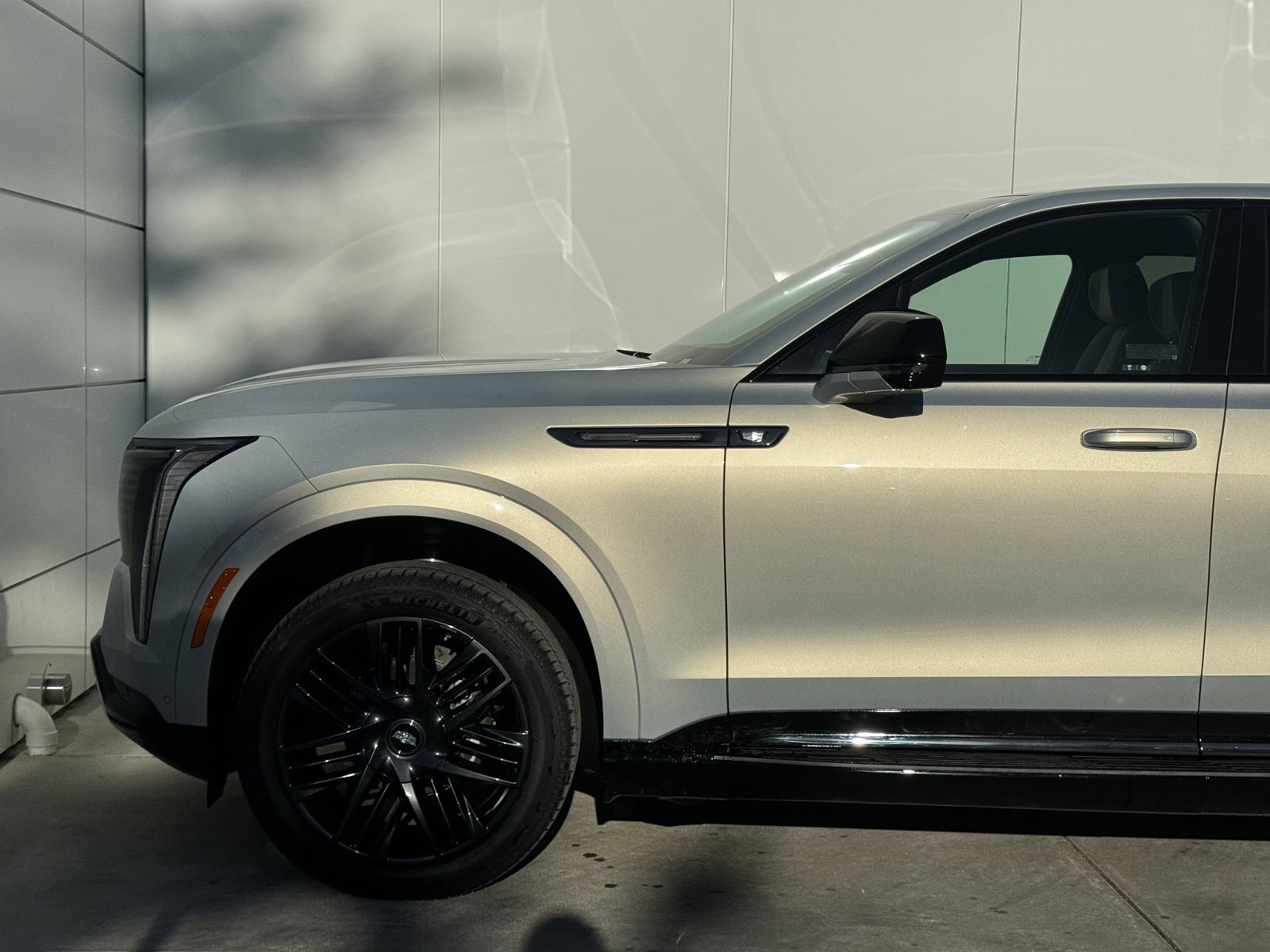 New 2025 Cadillac Escalade IQ Sport 2 w/ LPO, ONYX Package image 4