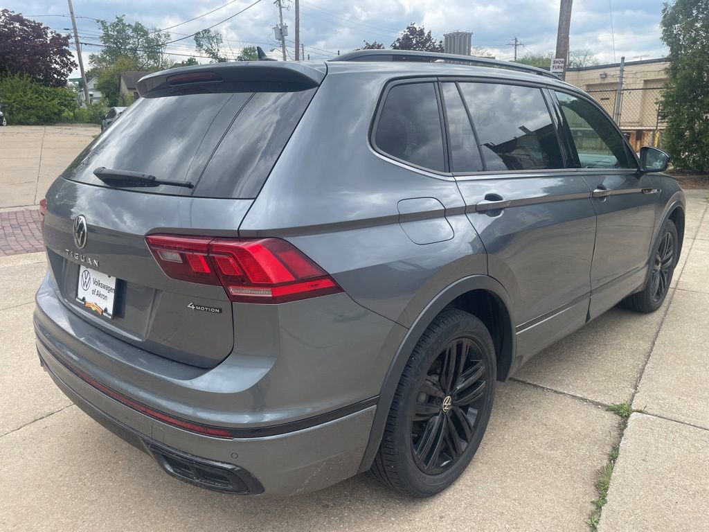 Used 2022 Volkswagen Tiguan SE R-Line AWD/4WD image 2