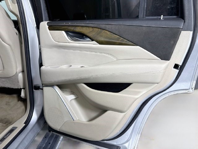 Used 2020 Cadillac Escalade Premium Luxury RWD image 27