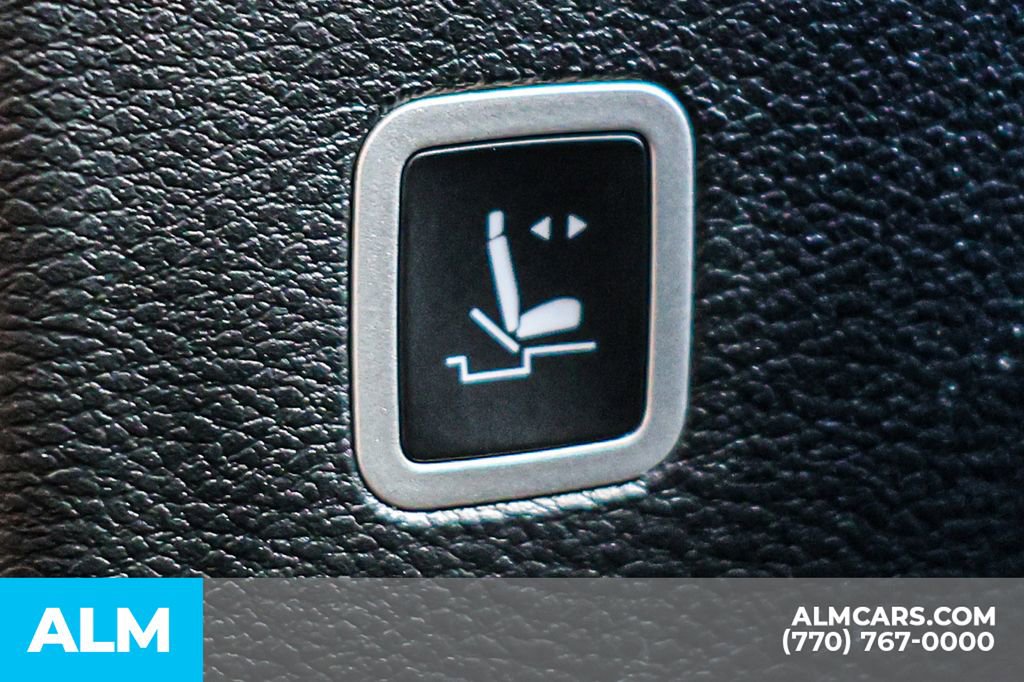 Used 2024 Chrysler Pacifica Touring-L image 58