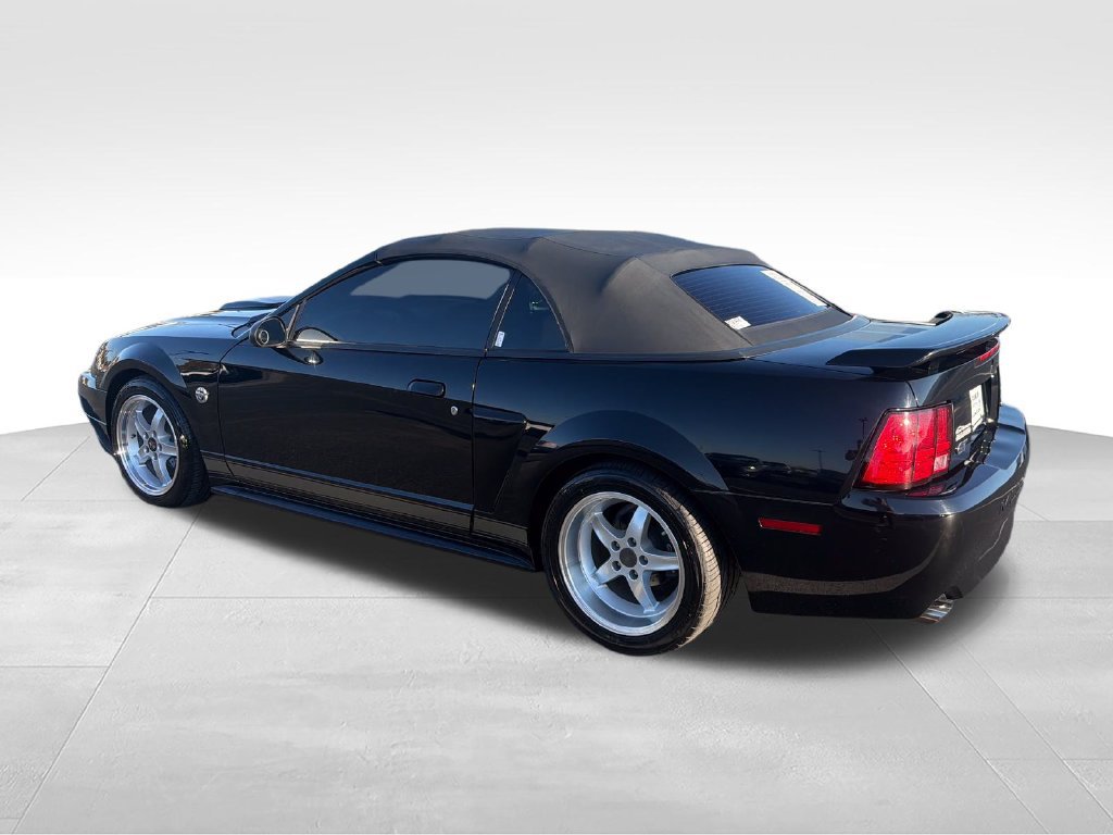 Used 2004 Ford Mustang GT RWD image 3