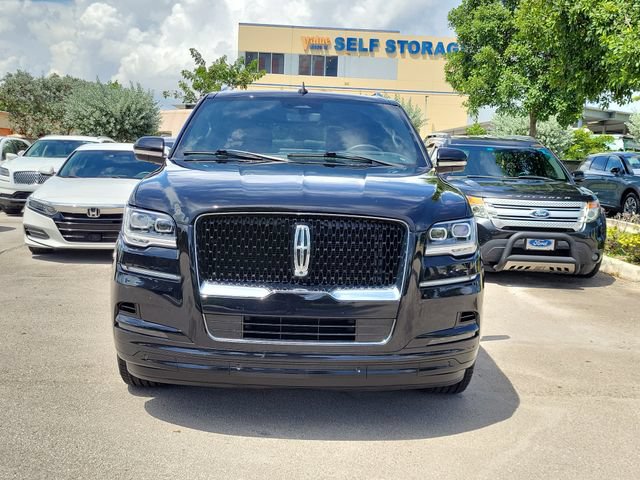 Certified 2023 Lincoln Navigator Reserve w/ Monochromatic Package AWD/4WD image 2