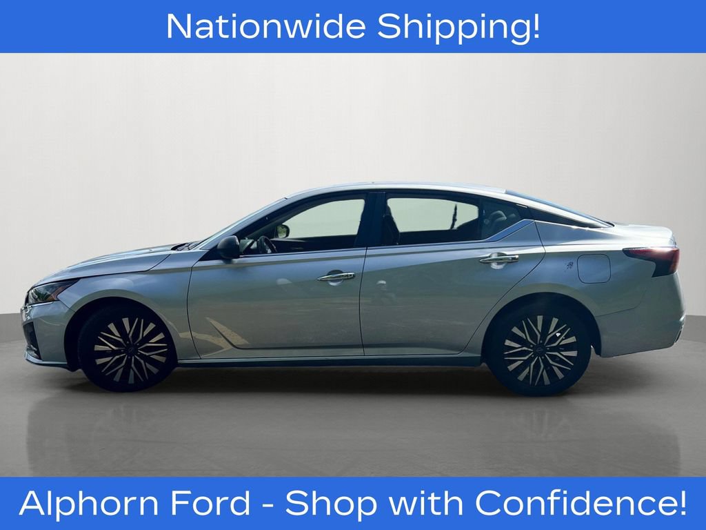 Used 2024 Nissan Altima 2.5 SV FWD image 5