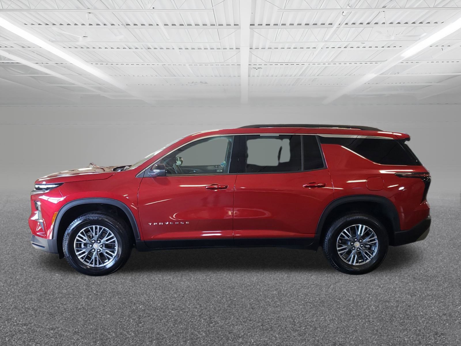 Used 2025 Chevrolet Traverse LT w/ LPO, Floor Liner Package