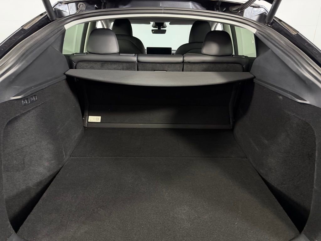 Used 2024 Tesla Model Y Long Range image 27