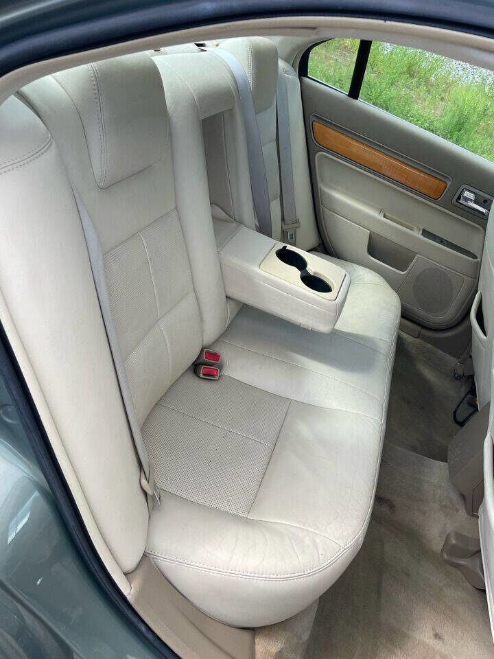 Used 2008 Lincoln MKZ image 14