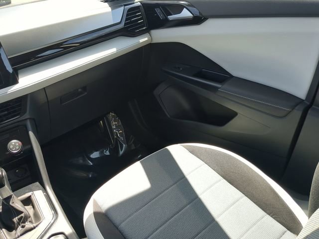 Used 2025 Volkswagen Taos S FWD image 14
