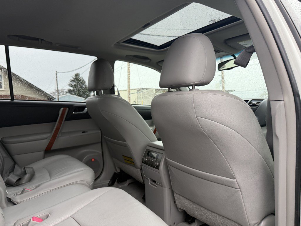 Used 2009 Toyota Highlander Limited AWD/4WD image 20