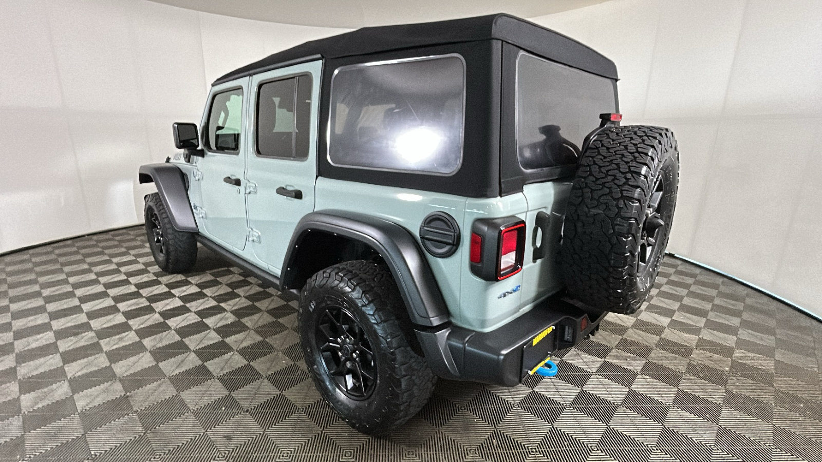 Used 2024 Jeep Wrangler Unlimited AWD/4WD image 5