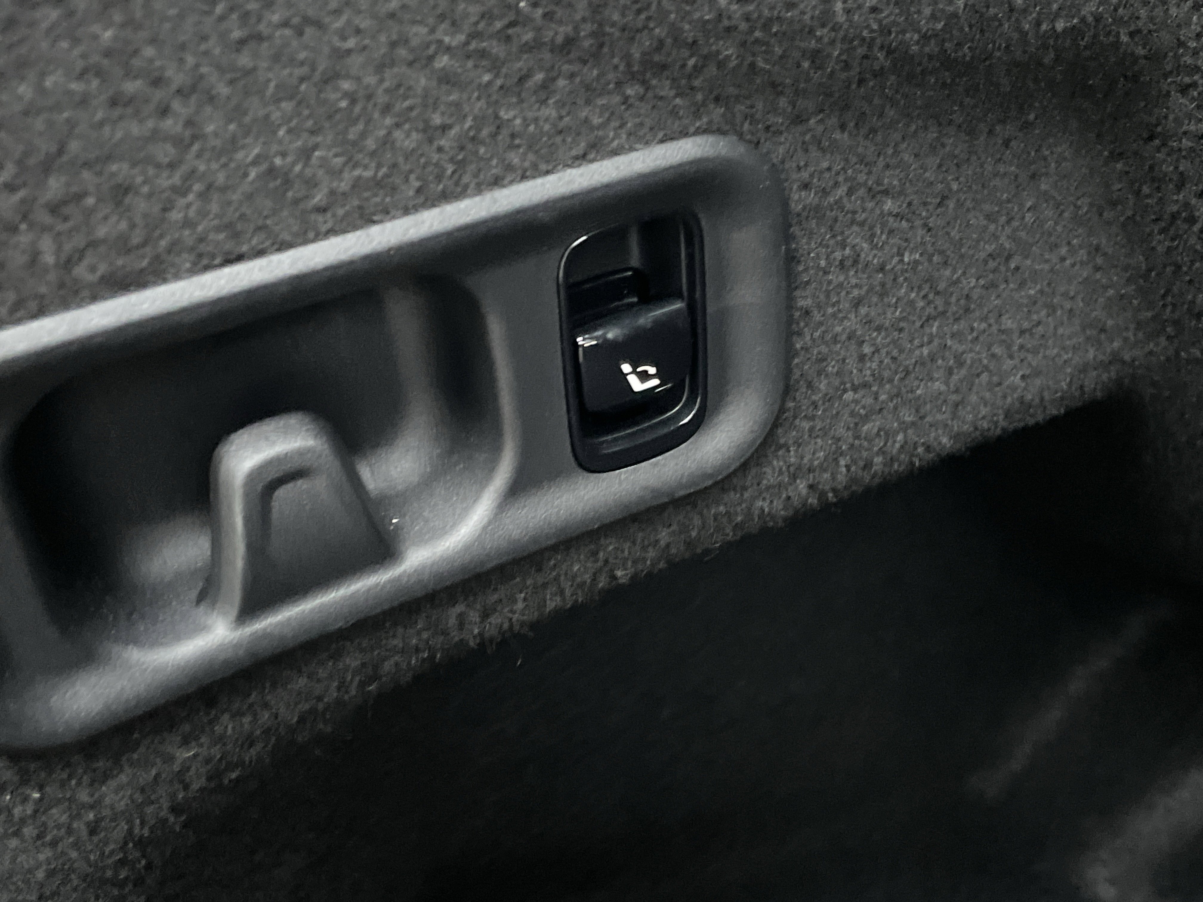 Certified 2024 Mercedes-Benz E 350 4MATIC Sedan image 11