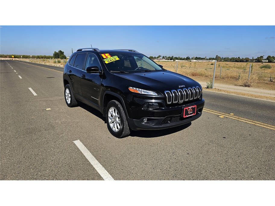 Used 2015 Jeep Cherokee Latitude w/ Comfort/Convenience Group image 1