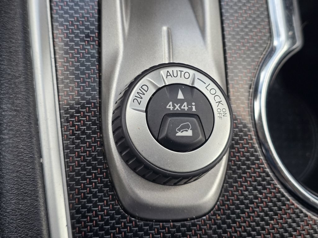 Used 2019 Nissan Pathfinder SL AWD/4WD image 22