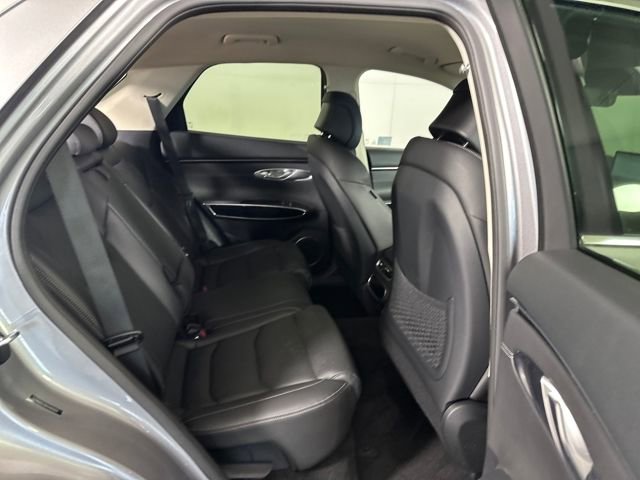 Used 2025 Genesis GV70 2.5T image 27