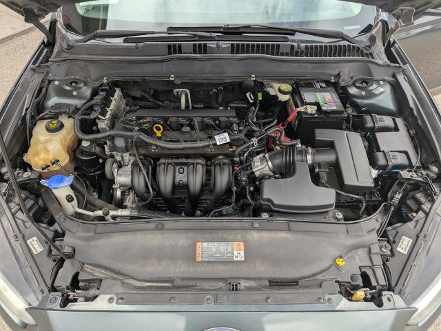 Used 2015 Ford Fusion SE image 24