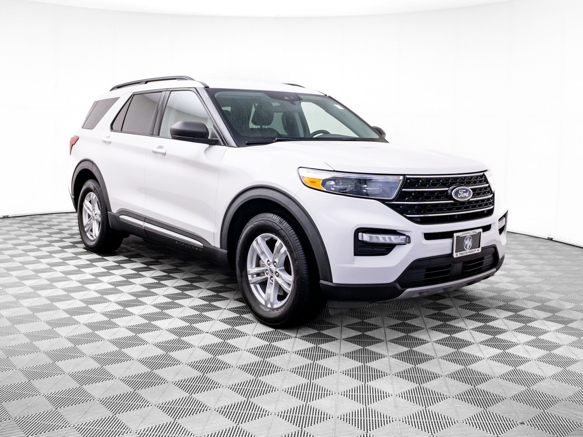 Used 2020 Ford Explorer XLT w/ Equipment Group 202A AWD/4WD image 7
