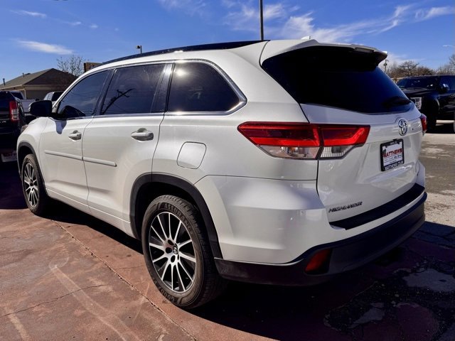Used 2018 Toyota Highlander SE image 6