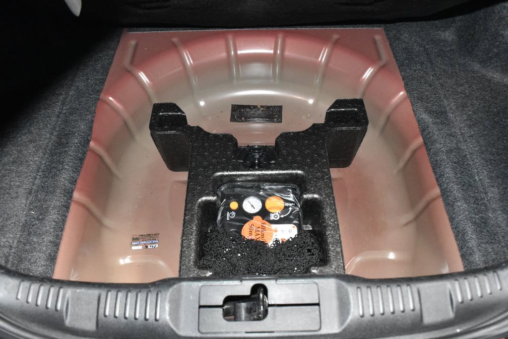 Used 2017 Ford Mustang Coupe image 25