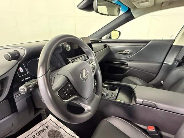 Used 2025 Lexus ES 350 w/ Premium Package FWD image 7