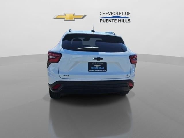 New 2026 Chevrolet Trax LT w/ Driver Confidence Package FWD image 7
