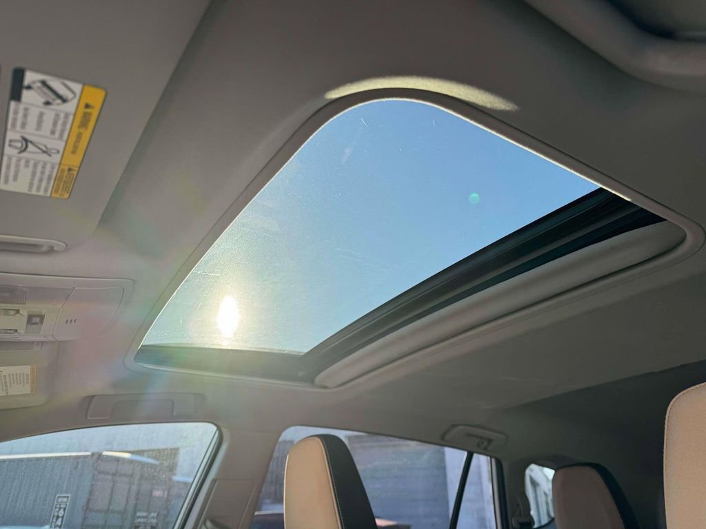 Used 2018 Toyota RAV4 XLE image 18