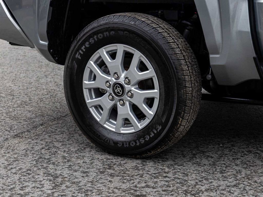 Used 2025 Toyota Tacoma SR5 AWD/4WD image 9