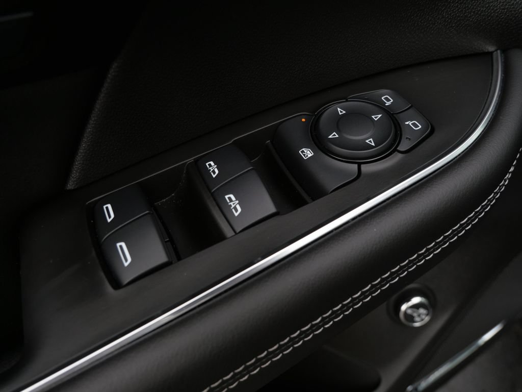Used 2021 Buick Envision Essence w/ Technology Package I AWD/4WD image 18