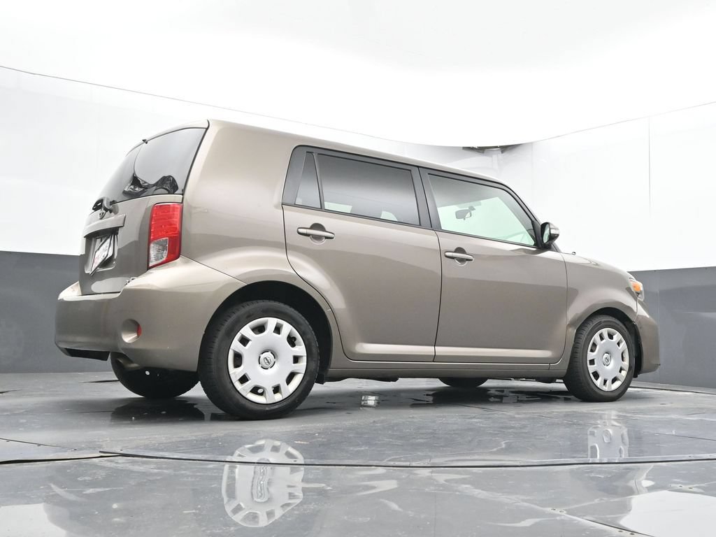 Used 2011 Scion xB FWD image 21