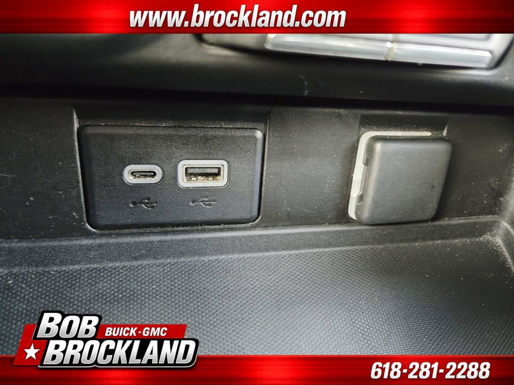 Used 2023 Chevrolet Suburban Premier image 33