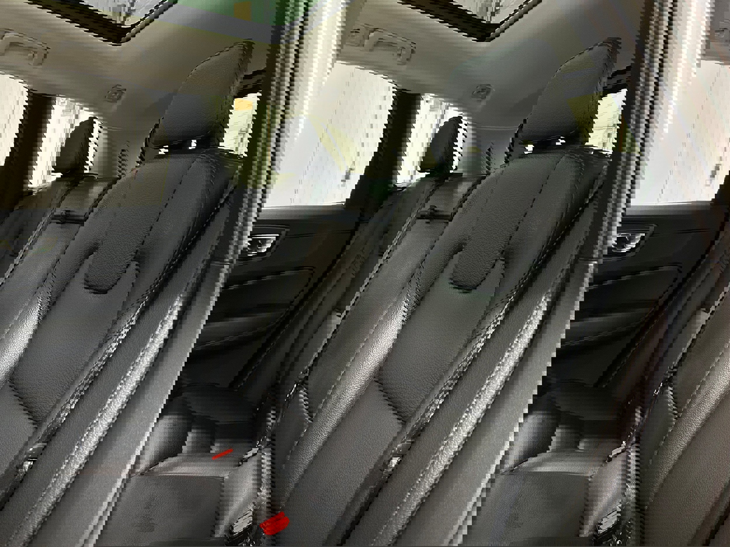 Used 2023 Volvo XC60 B5 Plus image 27