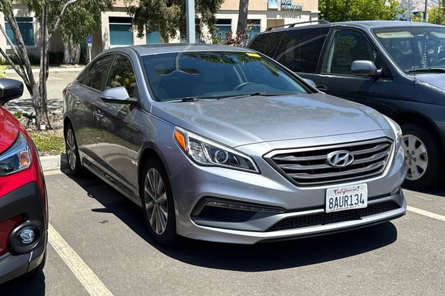 Used 2017 Hyundai Sonata Limited w/ Tech Package 03 FWD image 2