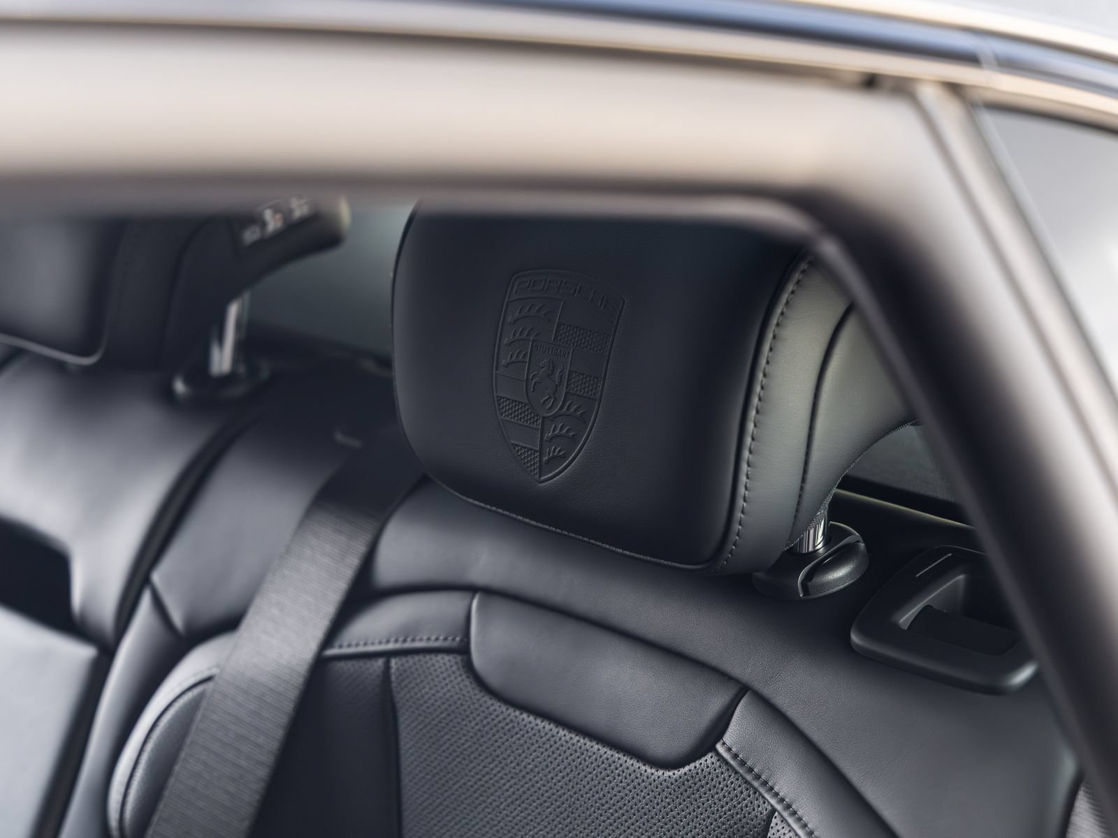 New 2026 Porsche Taycan 4S AWD/4WD image 37