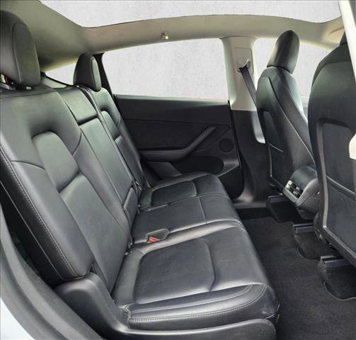 Used 2021 Tesla Model Y Long Range image 17