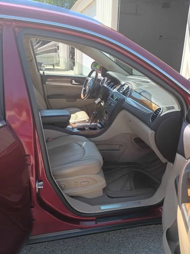 Used 2011 Buick Enclave CXL AWD/4WD image 9