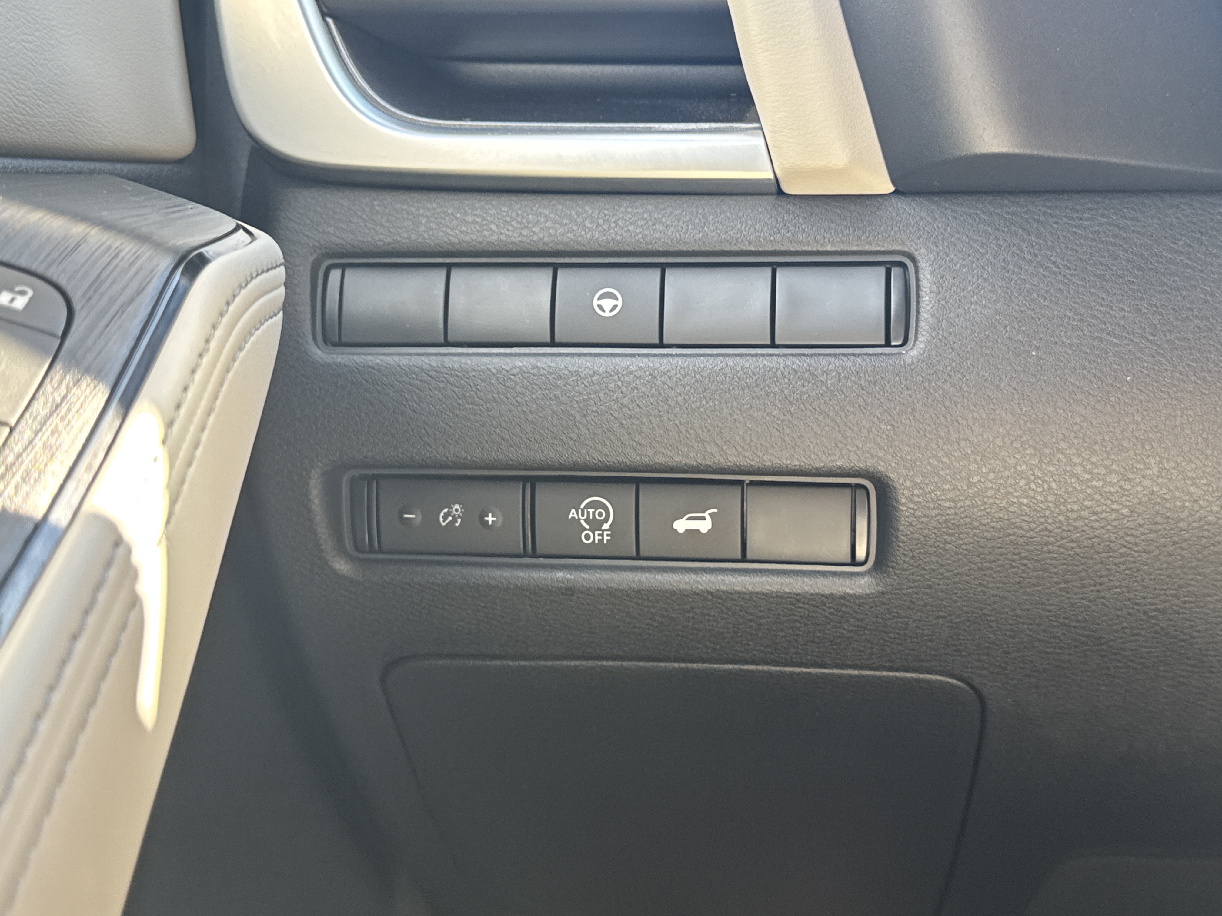 Used 2024 Nissan Rogue SV w/ SV Premium Package AWD/4WD image 7