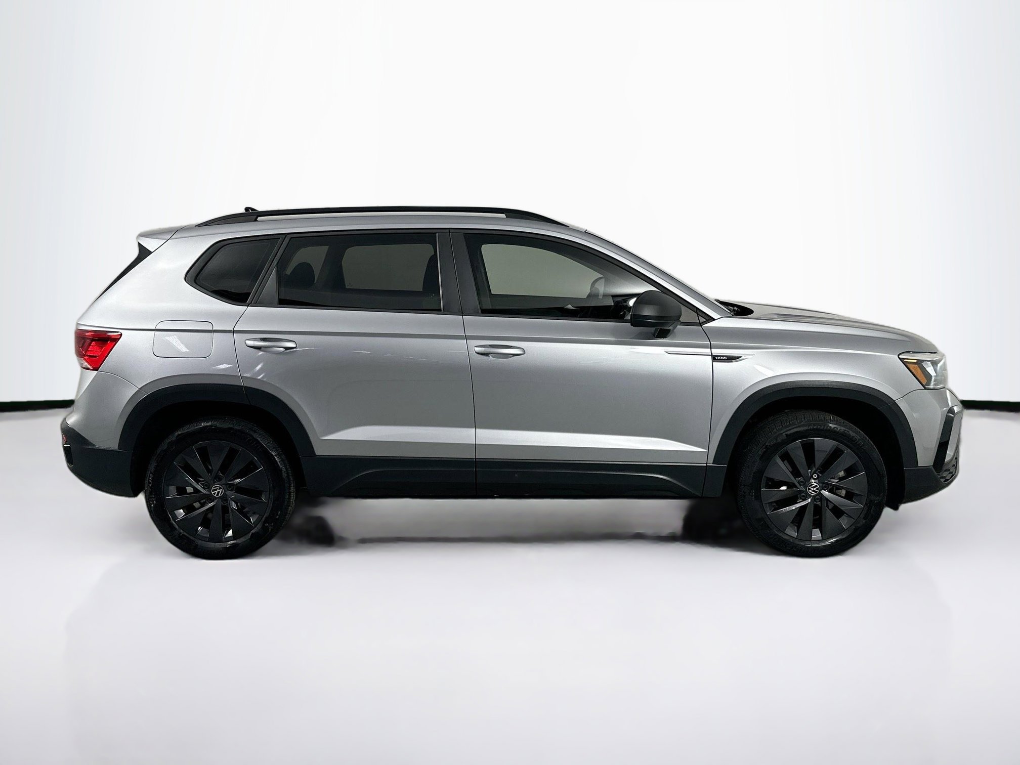 Used 2023 Volkswagen Taos S image 4