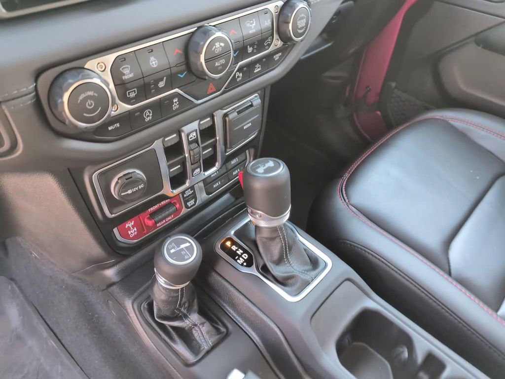 Used 2024 Jeep Wrangler Unlimited Rubicon w/ Dual Top Group image 33