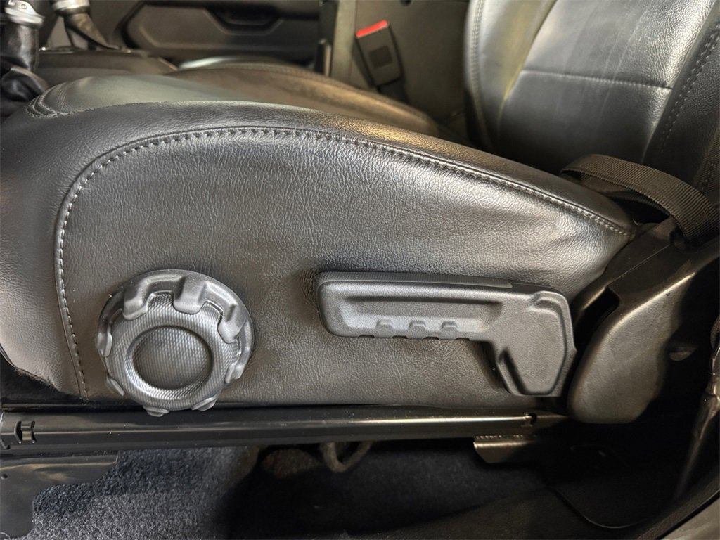 Used 2020 Jeep Wrangler Unlimited Sahara image 13