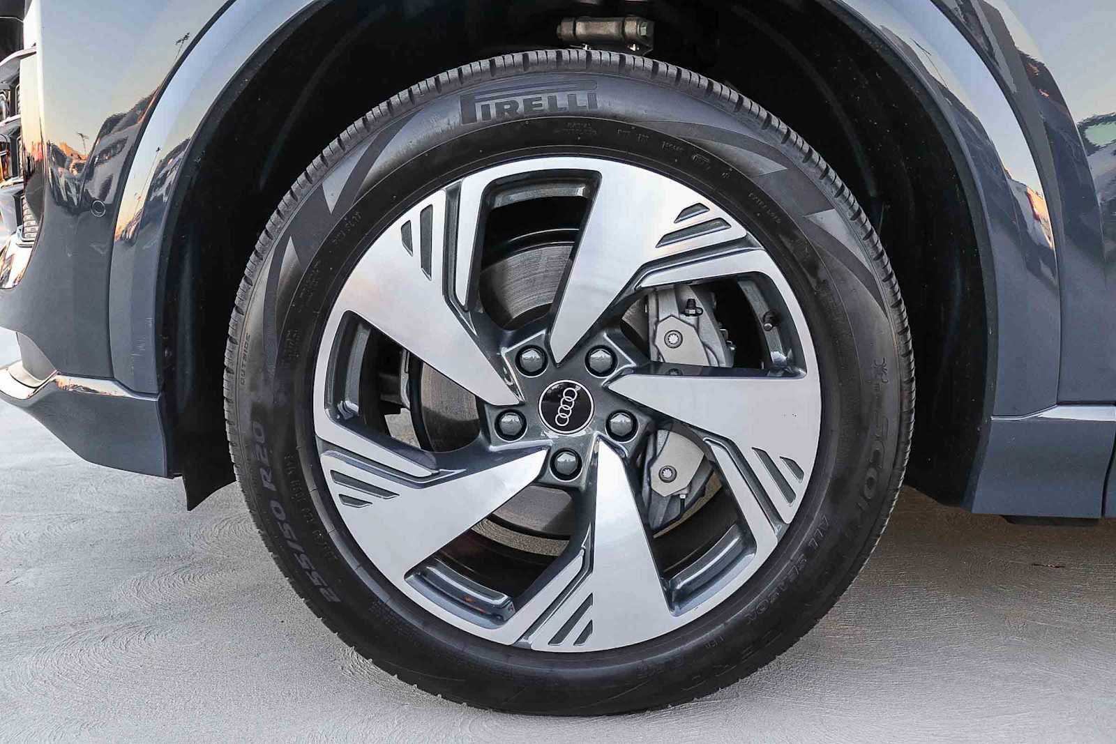 Used 2025 Audi Q6 e-tron Premium Plus w/ Premium Plus image 14