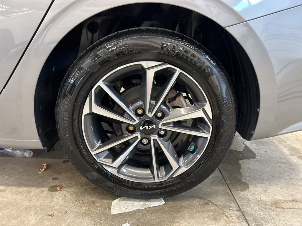 Certified 2023 Kia Forte LXS FWD image 26