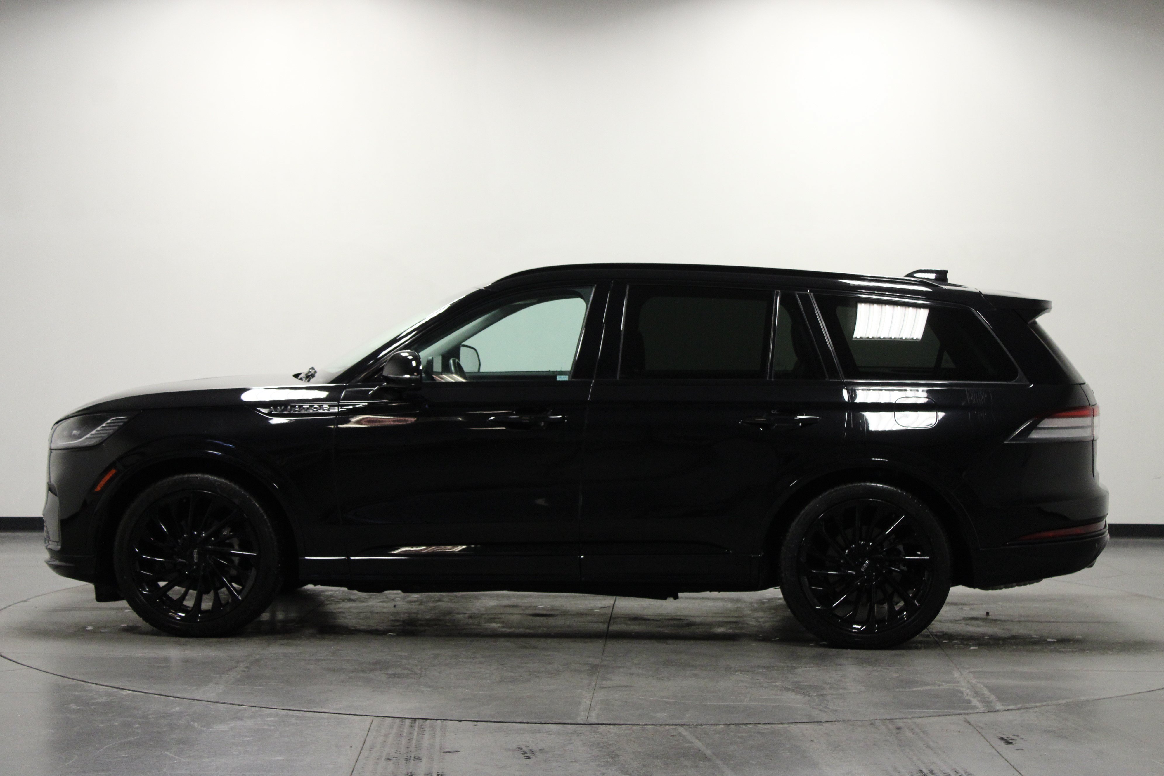 Used 2025 Lincoln Aviator Reserve w/ Equipment Group 201A AWD/4WD image 7